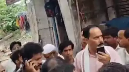 शाहजहांपुर: शाहजहांपुर में गरीबों के हक में सपा जिलाध्यक्ष ने उठाई आवाज, रेलवे प्रशासन की कार्रवाई पर सपा का विरोध