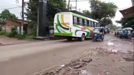 রামপুরহাট ২: বন্ধ এর প্রভাব পড়ল না জেলার বড় গ্রাম মাড়গ্রামে