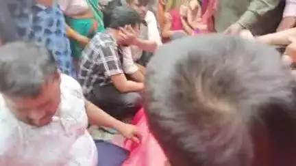 18 बर्षीय शिखा विजोली इटावा निवासी ने आज सुवह ली अंतिम सास