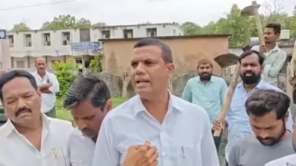 సిర్పూర్ టి: మరో 20 రోజుల్లో కర్జల్లి నుండి గూడెం వరకు రోడ్డు మరమ్మతులు చేయకుంటే కోనేరు కోనప్ప ఆధ్వర్యంలో మరమ్మత్తులు చేస్తాం