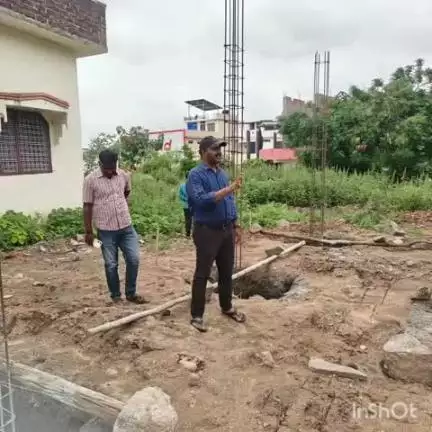 బాల్కొండ: భీంగల్ పట్టణంలో వివిధ వార్డుల్లో నిర్మాణం లో ఉన్న ఇందిరమ్మ ఇండ్లను పరిశీలించిన మున్సిపల్ కమిషనర్ గోపుగంగాధర్