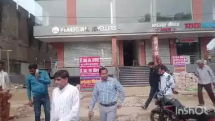 दौसा: उपखंड अधिकारी एवं नगर परिषद आयुक्त ने शहर की सफाई, अतिक्रमण एवं अन्य व्यवस्थाओं का लिया जायज़ा