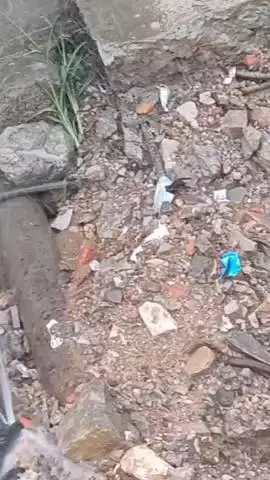 जयपुर: रेलवे जंक्शन के कार्य में प्रगति के दौरान पानी का पाइप टूटने से एक सप्ताह से बह रहा पानी