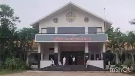 येवला: येवला शहरांमध्ये आधार सेंटर वाढवण्यासाठी तहसीलदारांना राष्ट्रवादी शरदचंद्र पवार पक्षाच्या वतीने निवेदन