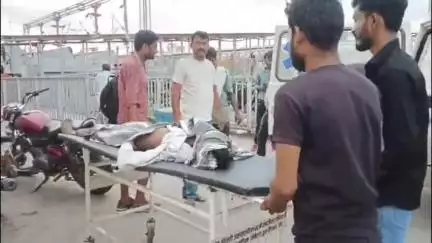 सतना: तुर्की रेलवे स्टेशन के पास ट्रेन से गिरकर यात्री की मौत, जीआरपी ने शव को ज़िला अस्पताल पहुंचाया
