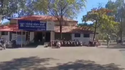 मोर्शी: चिंचोली गवळी येथे बस स्टॉप वर, भांडण सोडविण्यास गेलेल्या महिलेला शिवीगाळ. मोशी पोलीस स्टेशनला तक्रार दाखल