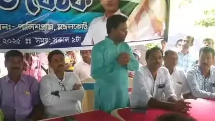 মঙ্গলকোট: একুশে জুলাইয়ের প্রস্তুতি বৈঠক করা হল মঙ্গলকোটের পালিশগ্রামে, উপস্থিত জেলা পরিষদের সভাধিপতি শ্যামাপ্রসন্ন লোহার