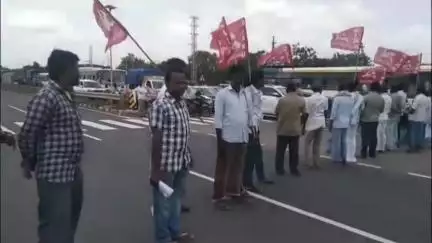 పాణ్యం: ఓర్వకల్ మండల కేంద్రంలో ప్రజాసంఘాల ఆధ్వర్యంలో రాస్తూరోకో, మరియు ధర్నా కార్యక్రమం