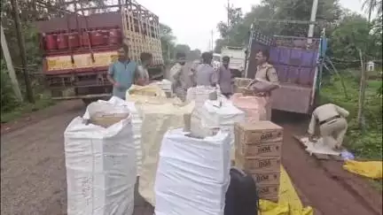 सिमरिया: पन्ना में गश्ती के दौरान पिकअप से 191 पेटी अवैध शराब ज़ब्त, ₹21,22,400 का माल बरामद