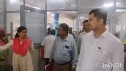 बेमेतरा: बेमेतरा के शासकीय जिला अस्पताल का निरीक्षण CMHO डॉ अमृत रोहडेलकर ने किया