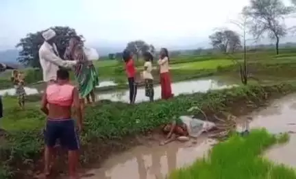 बजाग: करवेमट्टा गांव में आकाशीय बिजली गिरने से महिला की मौत, गाड़ासरई पुलिस कर रही जांच