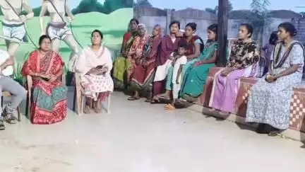 ବରଗଡ: ୱାର୍ଡ ନ 1 ଜୀରା କଲୋନୀ ହେଲା ଜଳମଗ୍ନ,ଲୋକଙ୍କୁ କମ୍ୟୁନିଟି ସେଣ୍ଟରକୁ ସ୍ଥାନାନ୍ତର ଓ ରିଲିଫ ବଣ୍ଟନ କଲା ଜିଲ୍ଲା ପ୍ରଶାସନ