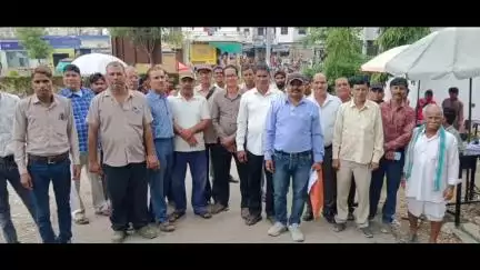 झाडोल: ठगी पीड़ित जमाकर्ताओं ने दी चेतावनी, मथुरा में 31 जुलाई से अनिश्चितकालीन सत्याग्रह करेंगे