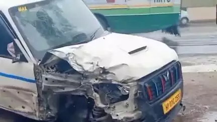 अम्ब: बडूही बाजार में स्कार्पियो और तेल के टैंकर के बीच हुई टक्कर