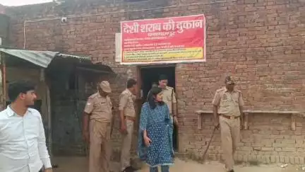 बदलापुर: घनश्यामपुर बाजार में स्थित देसी शराब की दुकान की एसडीएम ने की जांच, सभी व्यवस्थाएं मिलीं दुरुस्त