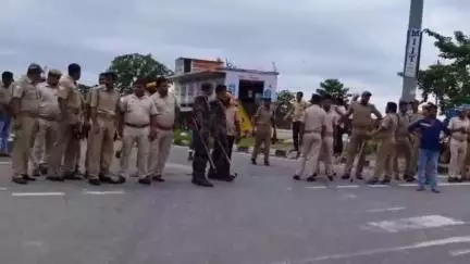 ବରଗଡ: ହଳଦୀପାଲିରେ ଉତ୍ତେଜିତ ହୋଇ ପୁଣି ଆନ୍ଦୋଳନକୁ ଓହ୍ଲାଇଲେ ଡ୍ରାଇଭର ମହାସଂଘ,ଶୁଣନ୍ତୁ ପ୍ରତିକ୍ରିୟା