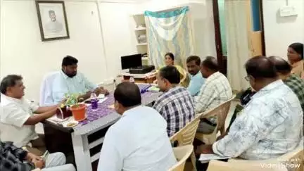 గజపతినగరం: మెగా పేరెంట్స్, టీచర్స్ మీట్‌ కార్యక్రమాన్ని పండుగ వాతావరణంలో నిర్వహించాలి: గంట్యాడలో మండల ప్రత్యేకాధికారి దినకర్