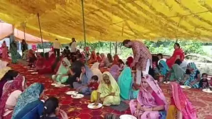 खाचरौद: खेड़ापति सरकार मंदिर में गुरु भक्ति का उमड़ा हुजूम, भक्तों ने परम तपस्वी मंगलदास जी महाराज के चरण पखारे