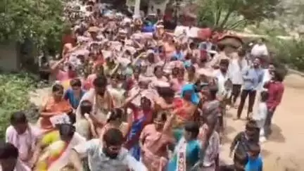 పెన్‌పహాడ్: మొరసకుంట తండాలో వైభవంగా సీత్లా భవాని పండగ