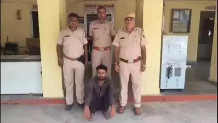 तालेड़ा: तालेड़ा पुलिस ने अवैध बजरी परिवहन पर कार्रवाई करते हुए एक टीपर को ज़ब्त कर चालक को किया गिरफ्तार