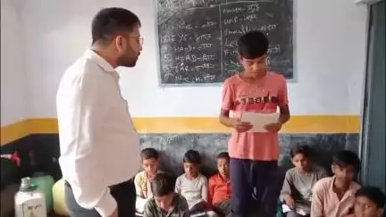 दतिया: जिला पंचायत सीईओ ने सिरोल व झडिया के स्कूल और पीडीएस दुकान का किया निरीक्षण, शिक्षकों को नोटिस जारी