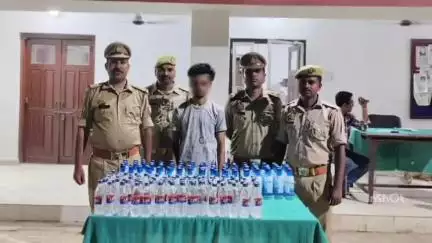 नौतनवा: डंडा नदी पुल के पास 180 शीशी नेपाली शराब के साथ तीन लोगों को किया गया गिरफ्तार