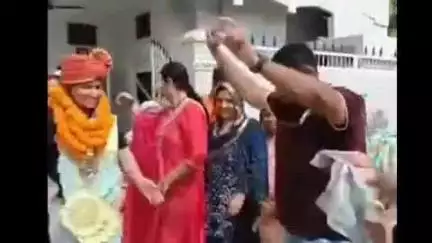 भिवानी: बॉक्सिंग कप में सिल्वर मेडल जीतकर भिवानी पहुंचीं पूजा, हुआ जोरदार स्वागत