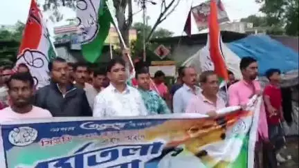 সিউড়ি ২: একুশে জুলাই এর কর্মসূচিকে সাফল্যমন্ডিত করতে দমদমা অঞ্চলের তৃণমূলের পক্ষ থেকে মিছিল করা হলো