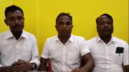 হাইলাকান্দি: হাইলাকান্দিতে প্রধানমন্ত্রী আবাস যোজনার হিতাধিকারিদের কাছ উৎকোচ আদায়ের অভিযোগ
তুলেছেনAJYCP-র কার্য্যকর্তারা