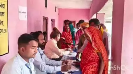 बांका: बांका में पंचायत उपचुनाव में 50.28 प्रतिशत मतदान हुआ