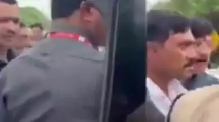 वरला: नेता प्रतिपक्ष के काफिले को रोकने पर सेंधवा विधायक पुलिस पर क्यों भड़के?