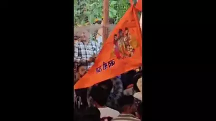 इंदौर: 'गर्दन उतारने' की धमकी पर FIR, 'धोबीघाट हमारा है' नारे पर हिंदू जागरण मंच के जिला संयोजक से विवाद
