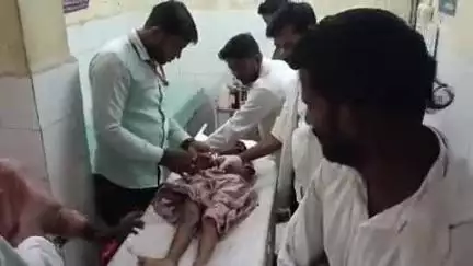 खलीलाबाद: साइकिल पर अपने पिता के साथ घर जा रही 6 वर्षीय बच्ची को बाइक सवार ने मारी ठोकर, हालत गंभीर, BRD गोरखपुर रेफर