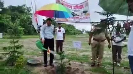 भिनगा: पुलिस लाइन भिनगा समेत जिले के सभी थाना चौकी क्षेत्रों में एक पेड़ मां के नाम अभियान 2.0 के तहत वृहद वृक्षारोपण किया गया