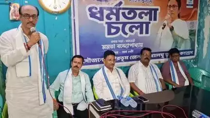 সিউড়ি ১: বীরভূম জেলা সংখ্যালঘু সেলের পক্ষ থেকে সিউড়ি তৃণমূল কংগ্রেস কার্যালয়  বৈঠকের আয়োজন