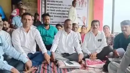 खालापूर: मोरबे धरण प्रकल्पग्रस्त कृती समितीचे साखळी उपोषण