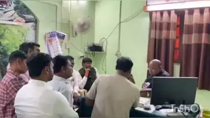 चिखलदरा: युवा स्वाभिमान पक्षाचे उपेन बछले यांनी शेतकऱ्यांच्या समस्यांचे उपविभागीय अधिकारी यांना दिले निवेदन