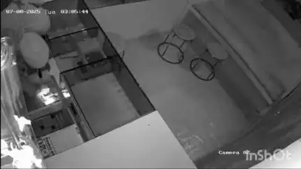 उमरगा: आष्टाकासार येथे सराफ दुकानातुन १ लाख ६८ हजार रुपयांचे दागिने चोरी, चोरटे सीसीटीव्ही कॅमेऱ्यात कैद