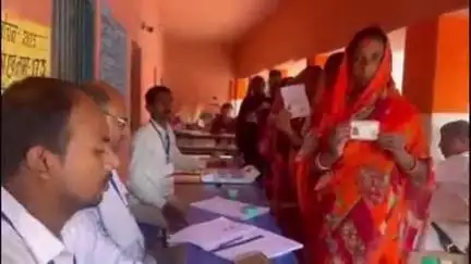 पताही: पताही प्रखंड में कड़ी सुरक्षा व्यवस्था के बीच पंचायत उपचुनाव में 45.7% मतदान, 14 मतदान केंद्रों पर हुआ मतदान