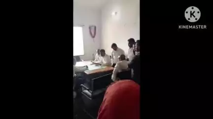 चैनपुर: स्वयंसेवक पर पीएम आवास के नाम पर ₹10000 घूस लेने का ग्रामीणों ने लगाया आरोप