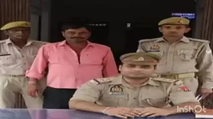 घिरोर: घिरोर में टेंपो वालों से अवैध वसूली करने वाले अभियुक्त को देसी तमंचा 315 बोर व दो जिंदा कारतूस के साथ गिरफ्तार किया गया