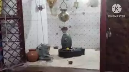 बांधवगढ़: उमरिया जय स्तंभ स्थित हनुमान मंदिर में पुजारी ने भोलेनाथ, हनुमान जी और शनि देव की विधि-विधान से आरती उतारी