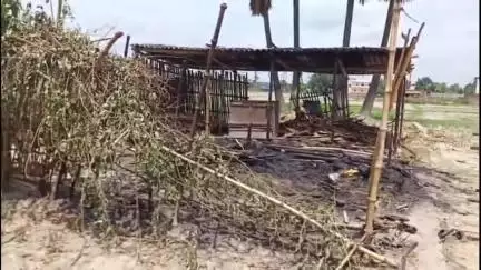 महराजगंज: महमदा गांव में झोपड़ी में आग लगने से एक व्यक्ति की झुलसकर मौत