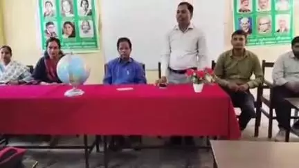 आलापुर: राजकीय हाईस्कूल जहांगीरगंज में छात्र-छात्राओं को स्वस्थ जीवन शैली अपनाने की शपथ दिलाई गई