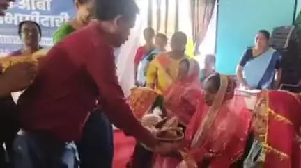 रायडीह: धरती आबा जन भागीदारी शिविर का ऊपर खटंगा में डीसी ने किया निरीक्षण