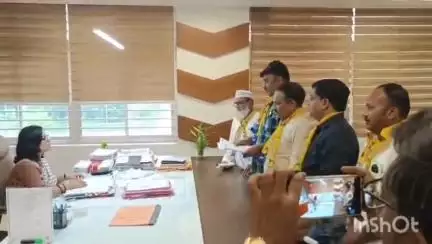 મોડાસા: ચૈતર વસાવાના સમર્થનમાં શહેરની કલેકટર કચેરી ખાતે AAPએ આવેદનપત્ર પાઠવ્યું