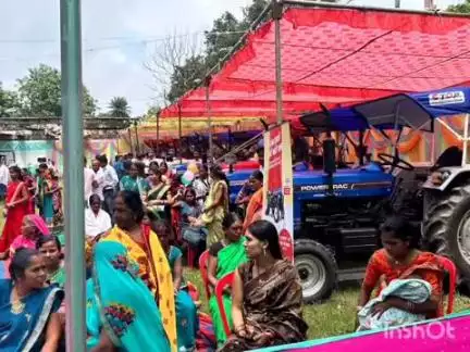 चतरा: भूमि संरक्षण परिसर में मुख्यमंत्री ट्रैक्टर वितरण एवं कृषि यंत्रीकरण उपमिशन योजना के तहत प्रदर्शनी कार्यक्रम सम्पन्न