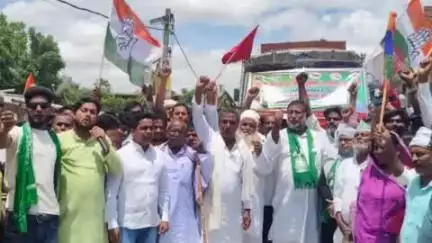 बेनीपुर: अलीनगर चौक पर महागठबंधन का विरोध, मतदाता पुनरीक्षण कार्य के खिलाफ सुबह 7 बजे से चक्का जाम
