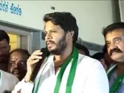 ಗೌರಿಬಿದನೂರು: ಡಿಸೆಂಬರ್ ತಪ್ಪಿದರೆ ಜನವರಿಯಲ್ಲಿ ಗ್ರಾಮ ಪಂಚಾಯತಿ ಚುನಾವಣೆ ಘೋಷಣೆ, ನಗರದಲ್ಲಿ ನಿಖಿಲ್ ಕುಮಾರಸ್ವಾಮಿ