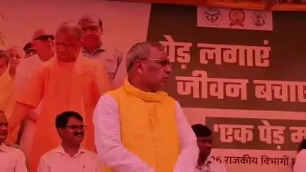 ज़मानिया: गाजीपुर में मंत्री ओपी राजभर का बयान, 80 हजार वेतन लेकर भी शिक्षक नहीं ला पा रहे बच्चे, स्कूलों का मर्ज होना जरूरी